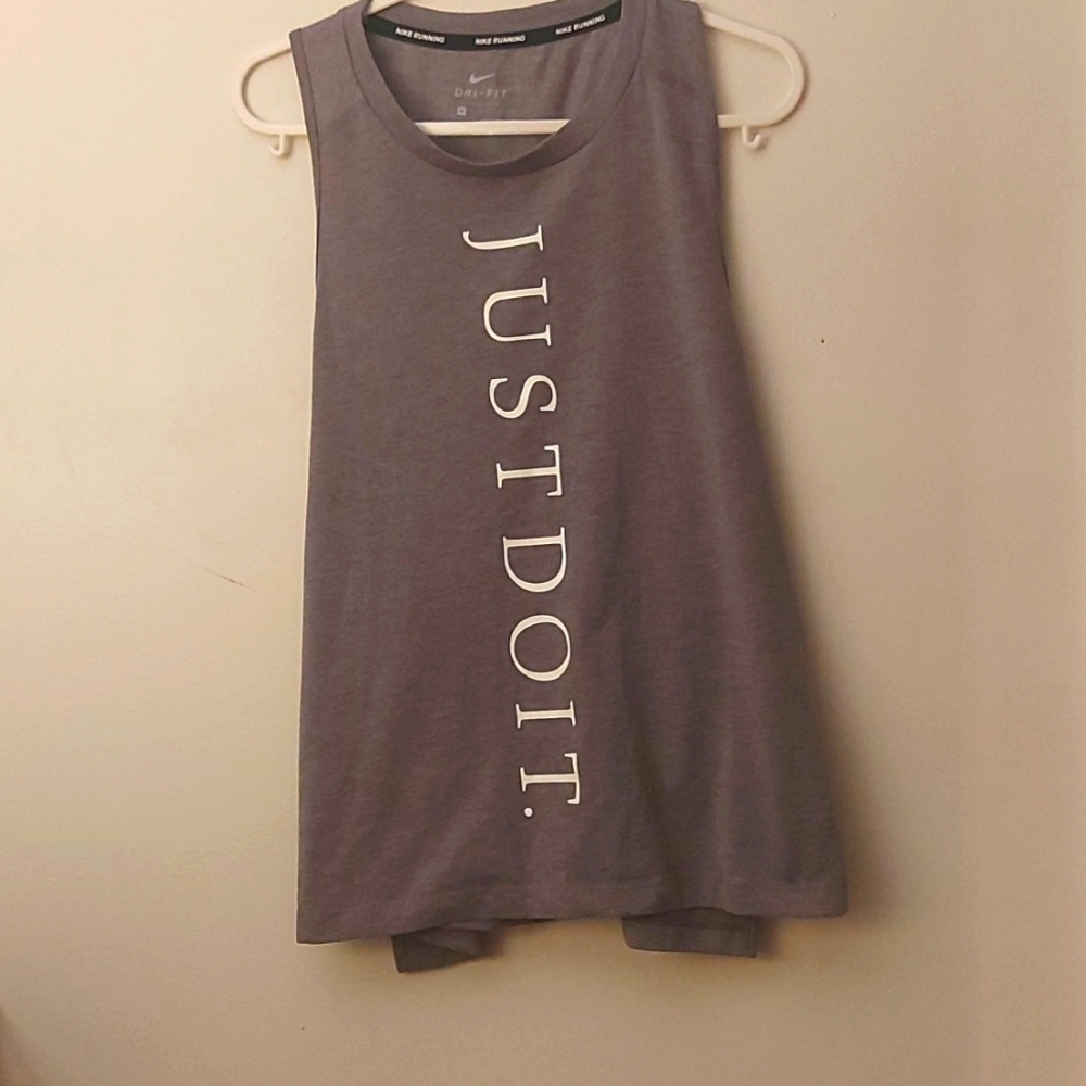 Nike Running Tank Top/ Grey/Dri Fit/ NWOT/ Yoga/ Running/ Gym/ Reflector